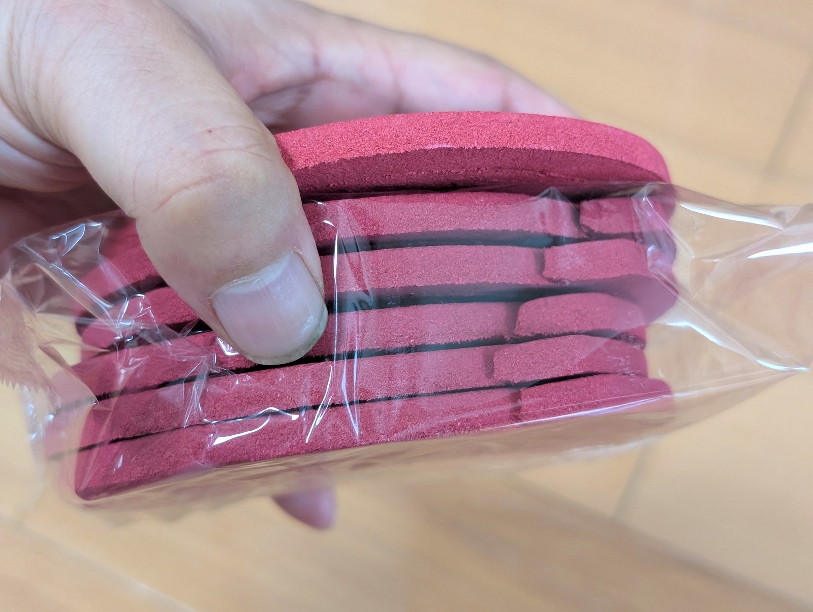 手に持ったパワー森林香の圧倒的な厚み