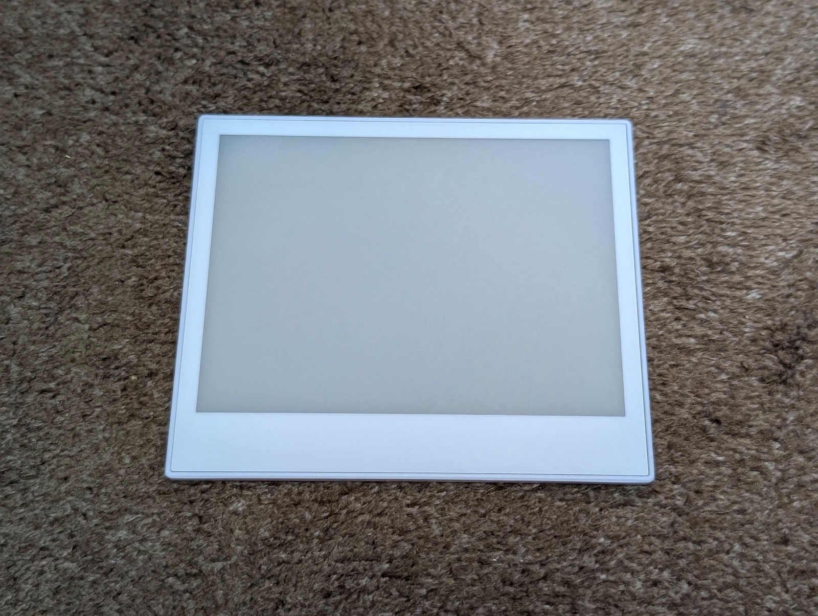 保護フィルムを剥がした画面
