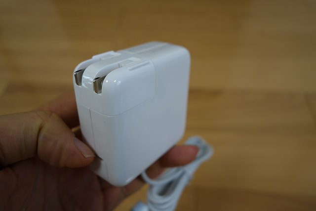 ホワイト系柔らかな質感の Apple 45W MagSafe 2 電源アダプタ PC周辺機器  家電・スマホ・カメラホワイト系￥42,855-www.dawajen.bh