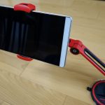 【レビュー】ベッドルームにオススメ、UNIQ ファンタスティックアーム トランスフォーマー REDはタブレットを好みの場所に固定できる!