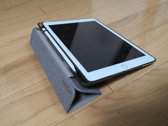 レビュー】iPad 2018(ペンシル収納）三つ折りスタンド＆クリアケース | ひとぅブログ